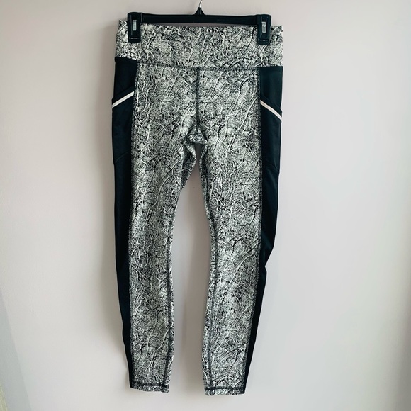 Avia Leggings Black White Stretch Active Fitness Yoga Running Casual Small 4 6 - Picture 2 of 5